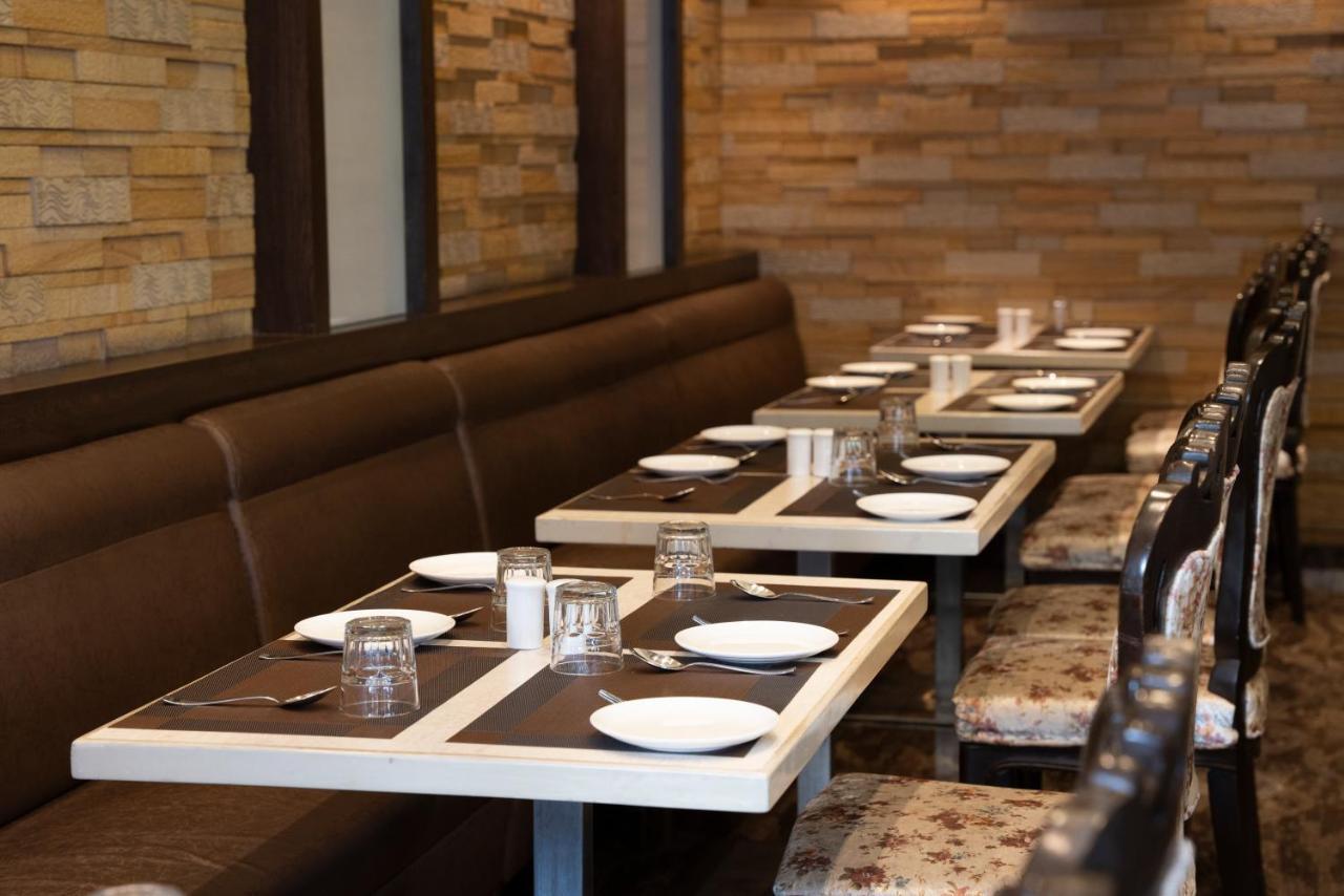 Gold Crest Business Hotel Navi Mumbai Exterior foto
