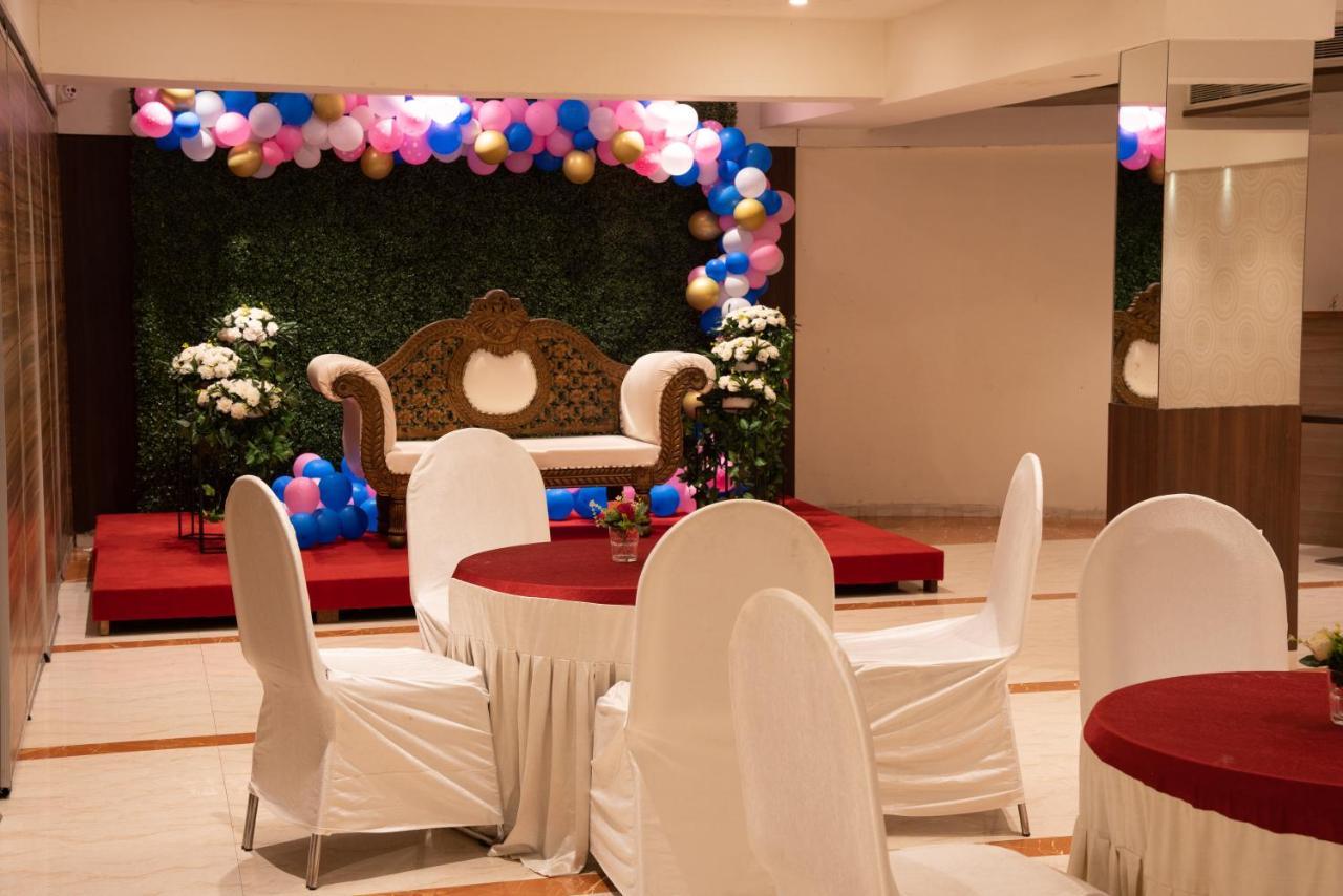 Gold Crest Business Hotel Navi Mumbai Exterior foto
