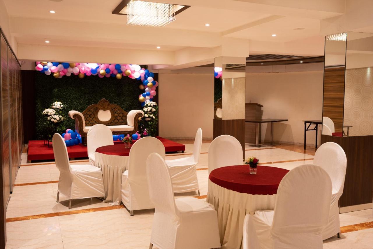Gold Crest Business Hotel Navi Mumbai Exterior foto