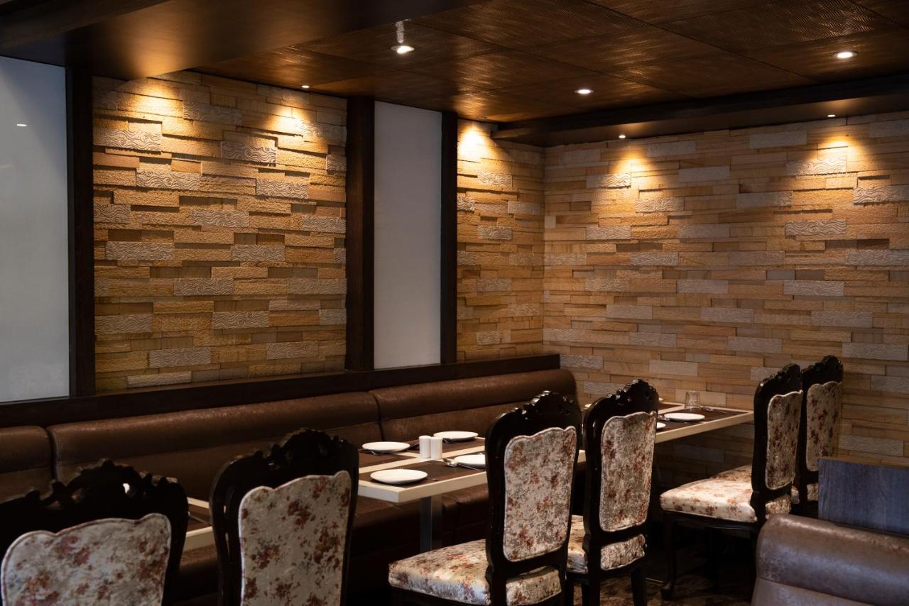 Gold Crest Business Hotel Navi Mumbai Exterior foto